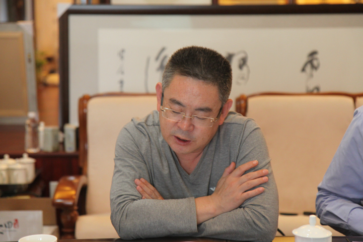 武秘书长汇报商会工作 武秘书长汇报商会工作